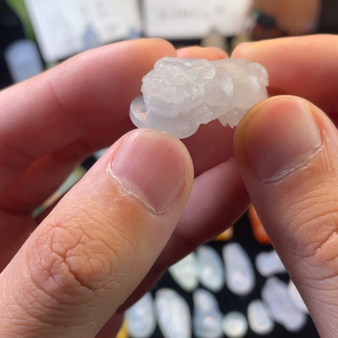 定制翡翠未镶嵌貔貅吊坠