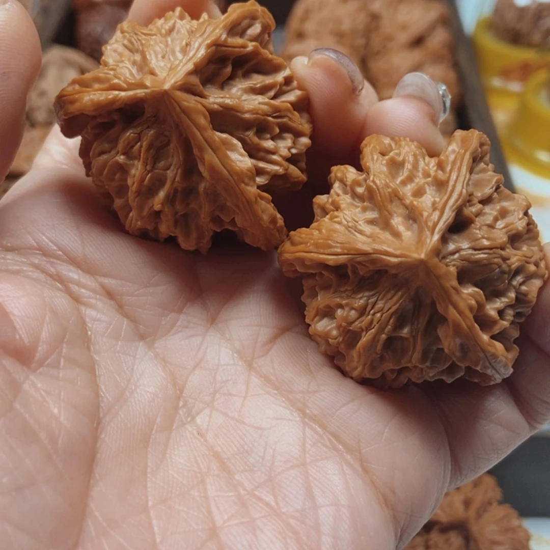 J***Y文玩核桃吊坠盘山