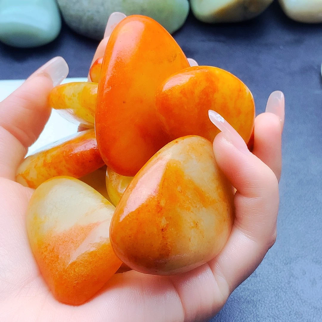 M***朱和田玉未镶嵌颈饰