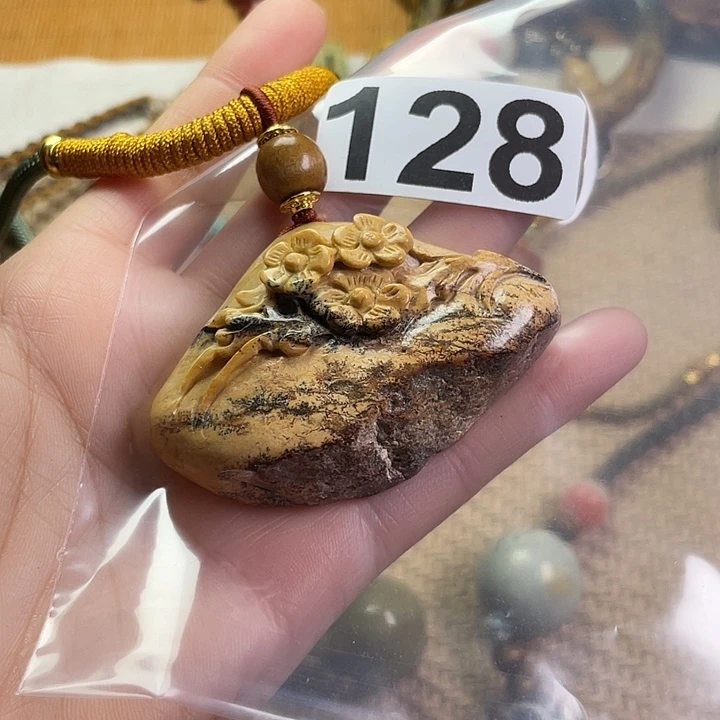 原***歌岫岩河磨玉（透闪石质玉）未镶嵌把件