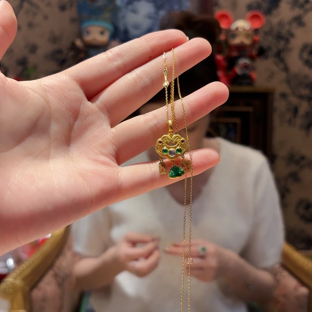 翡翠颈饰18K金镶嵌颈饰