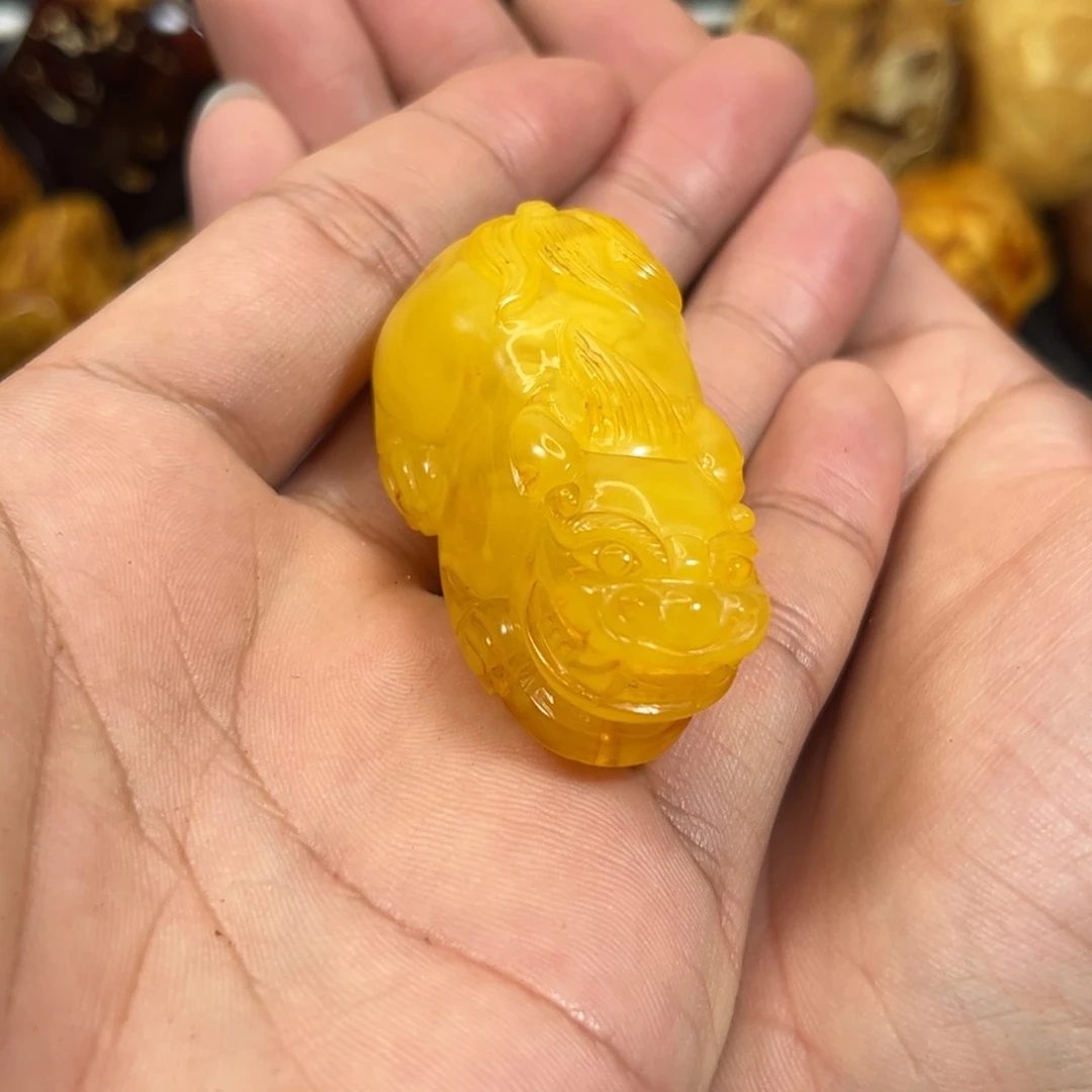 琥珀未镶嵌珠宝奇石21.3克，蜜蜡貔貅