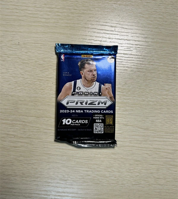 帕尼尼 粉碎冰 23-24 prizm mega box 盲盒 【拆包拆盒】 原封