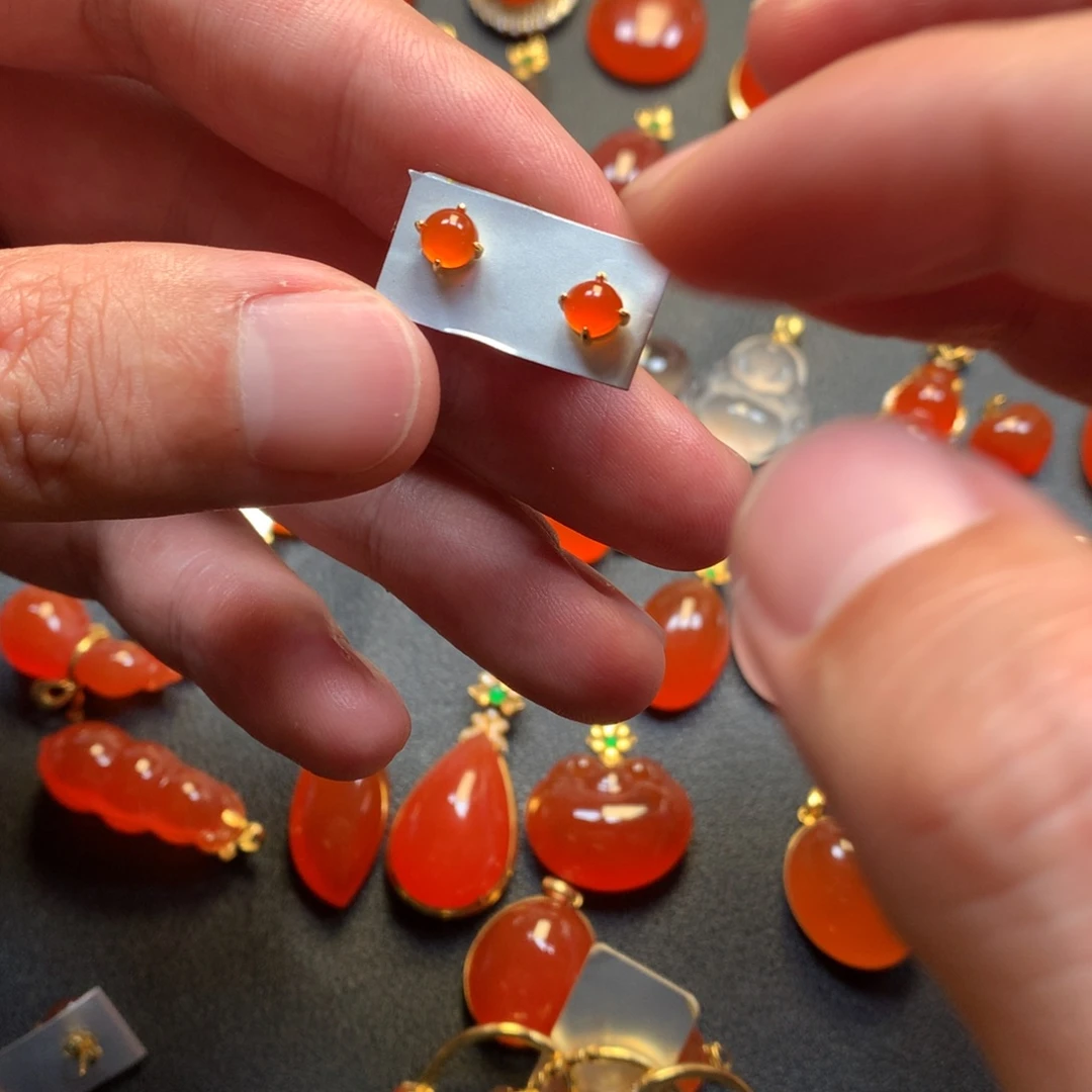 南红玛瑙未镶嵌颈饰