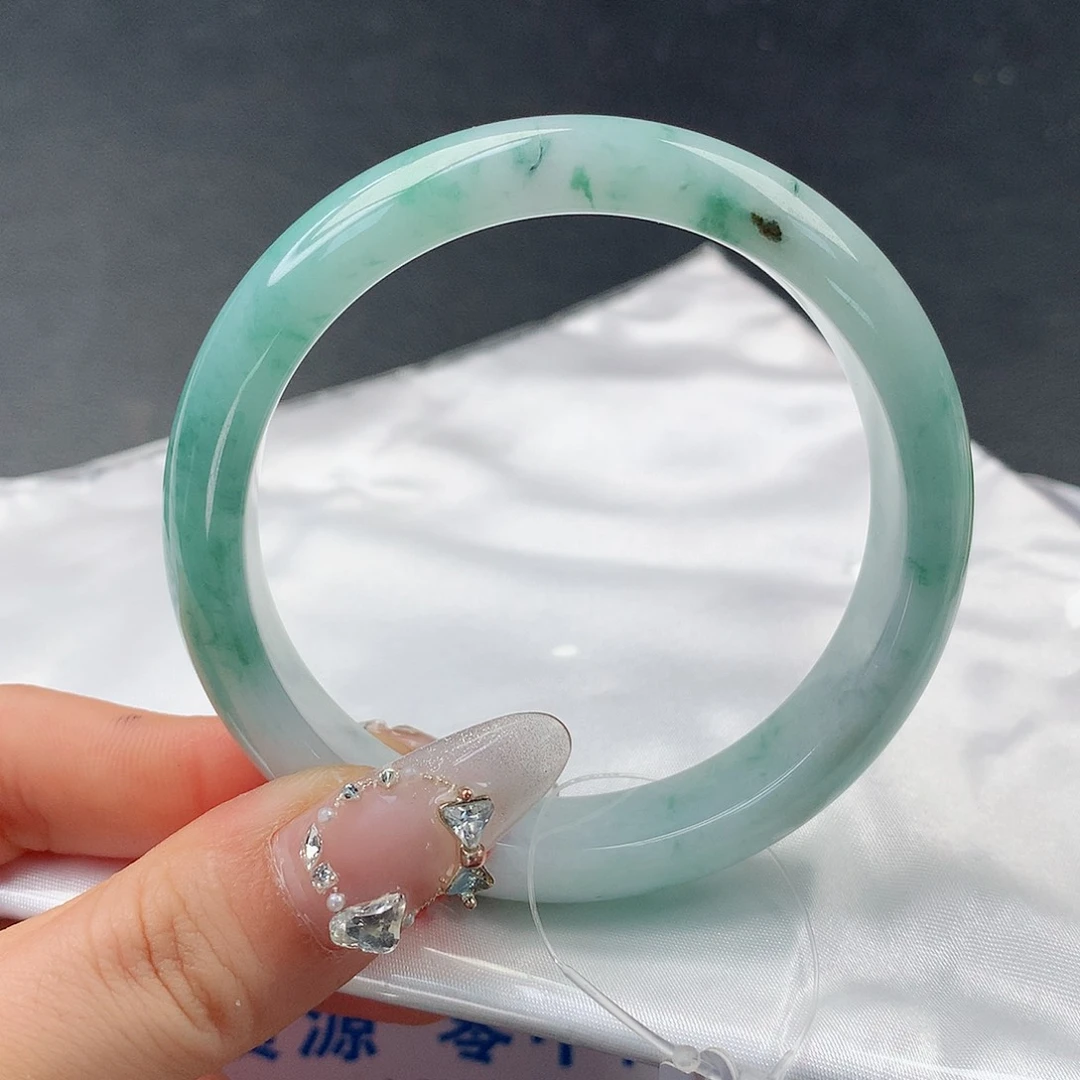 翡翠手镯未镶嵌0051正57