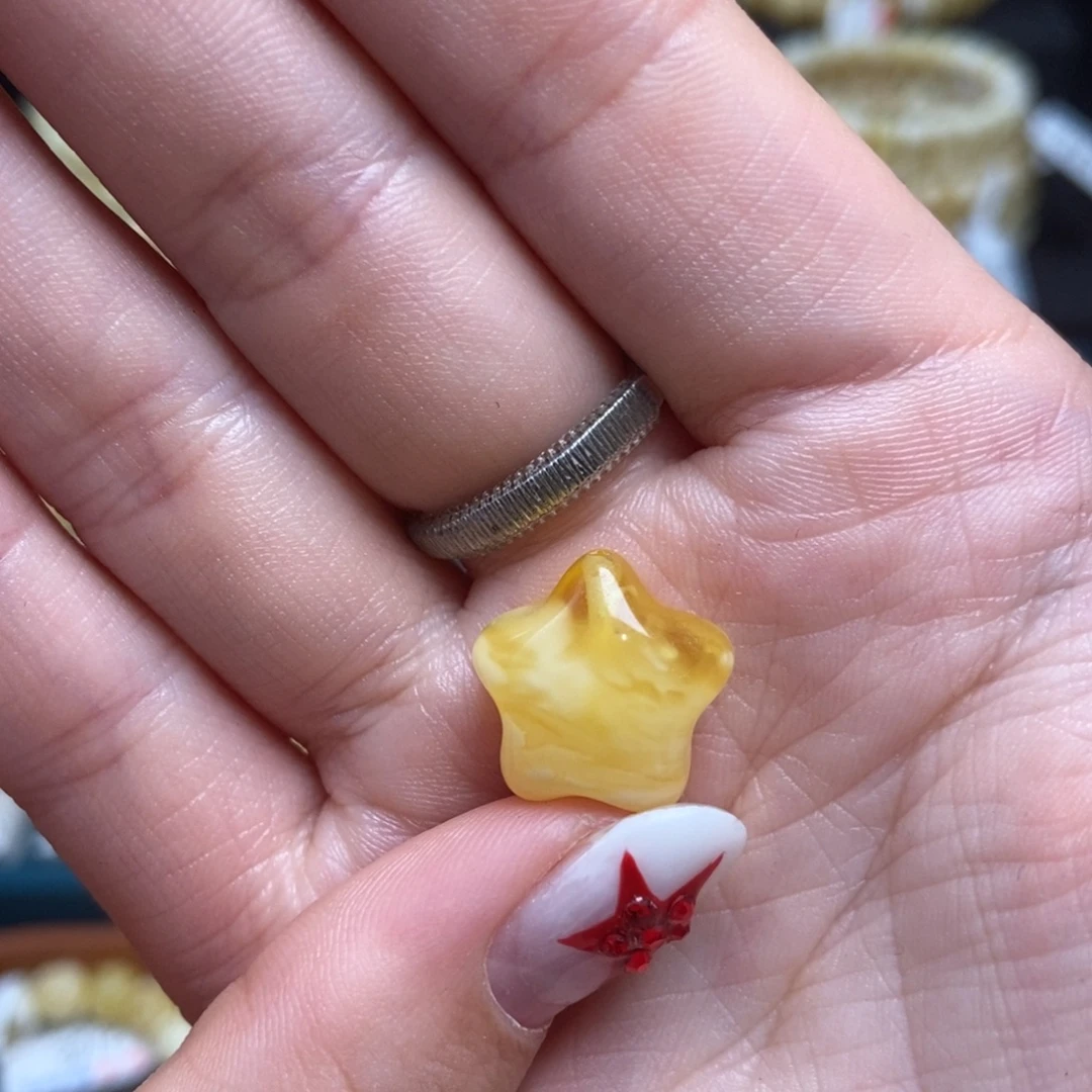 蜜蜡未镶嵌珠宝奇石
