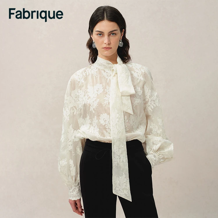 Fabrique欧若风早春新款浮雕洛可可重工刺绣花卉微透飘带法式衬衫