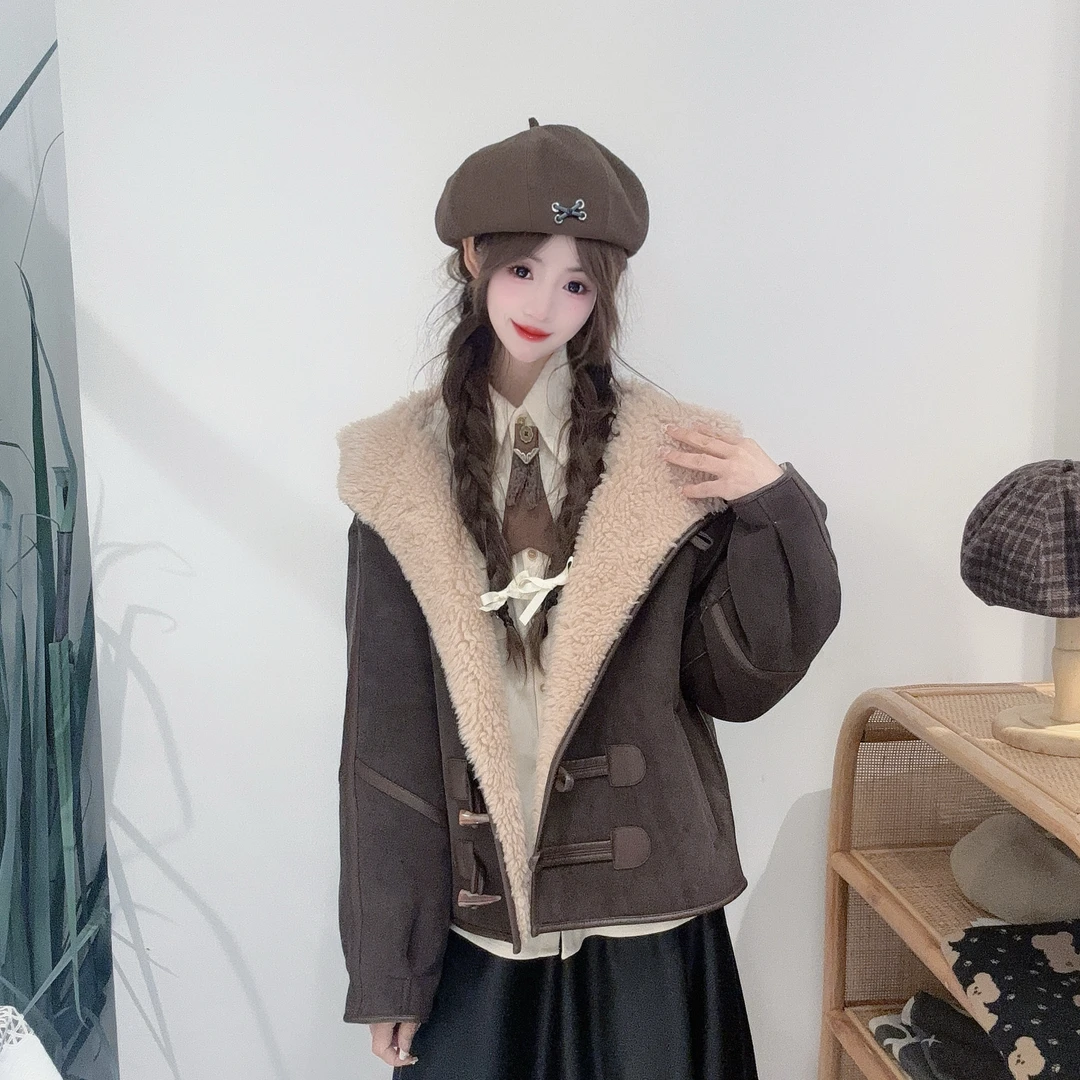 PD41538155B复古风连帽机车牛角扣面/100%绵羊毛宽松皮毛一体外套