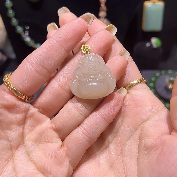 和田玉18K金镶嵌颈饰