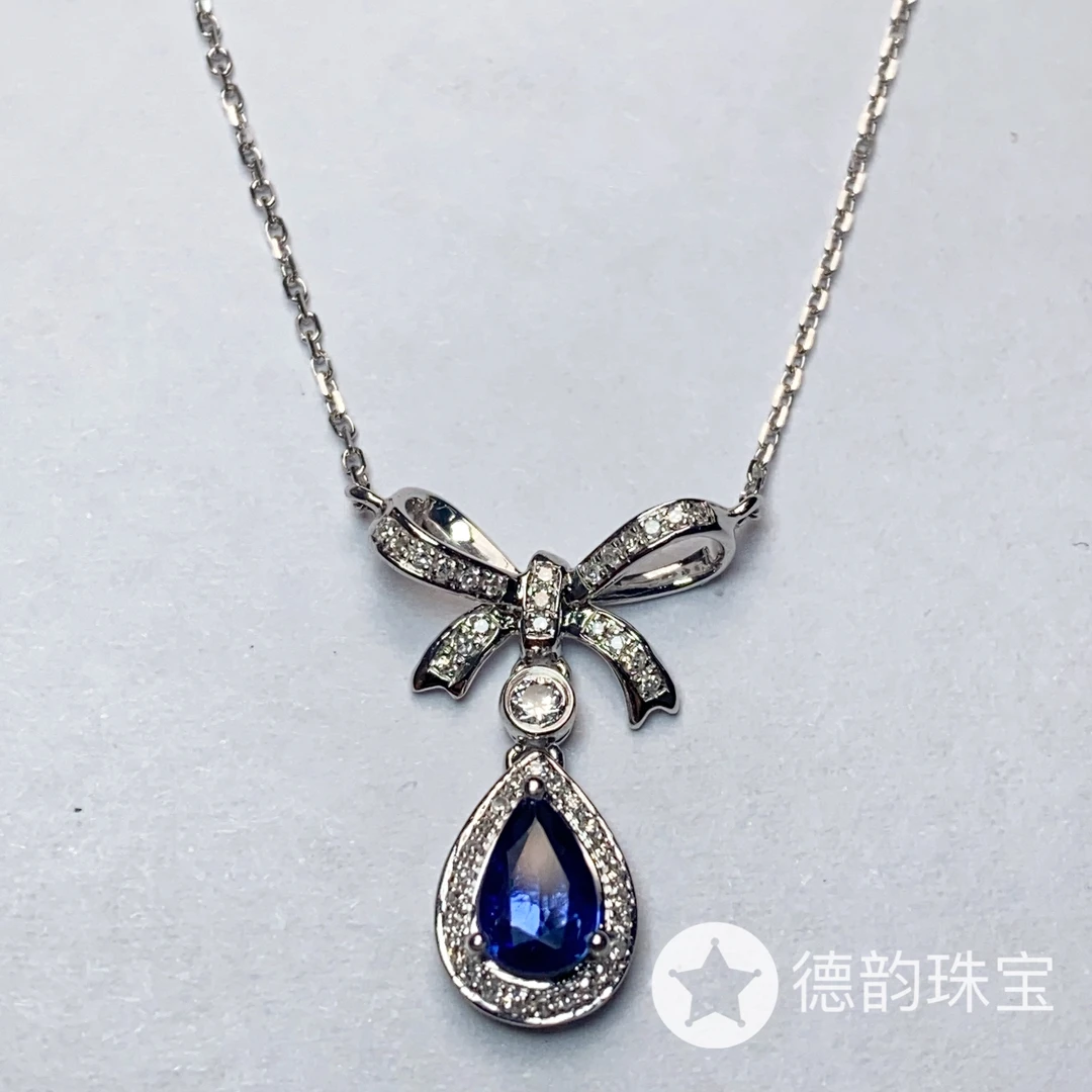 18K金镶嵌蓝宝石项链
