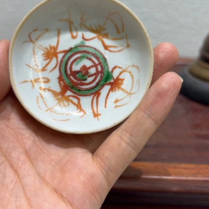 摆件精美的陶瓷摆件