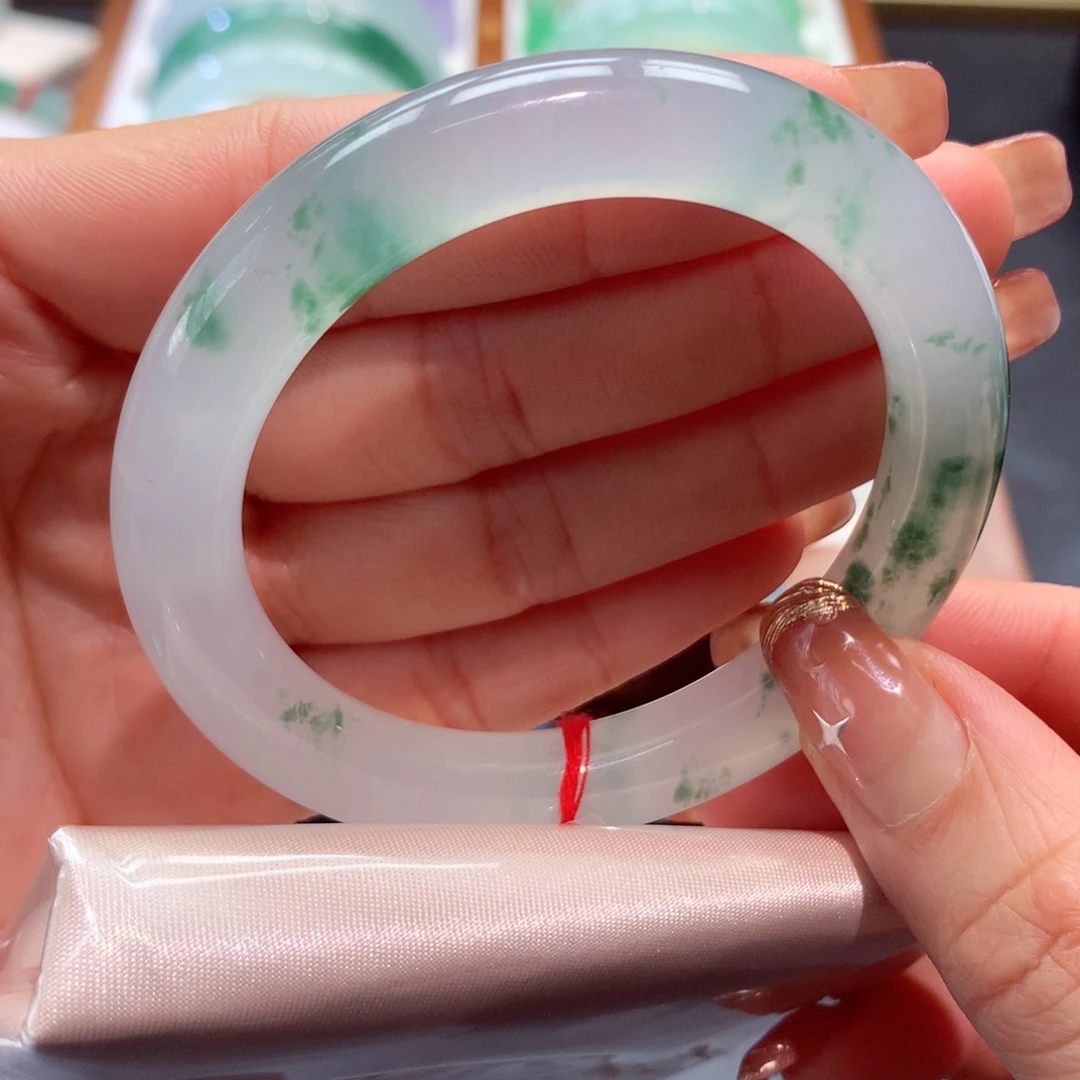 翡翠未镶嵌手镯4号