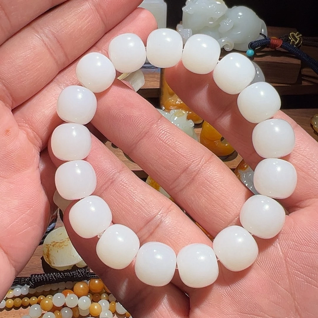 用***6和田玉未镶嵌颈饰