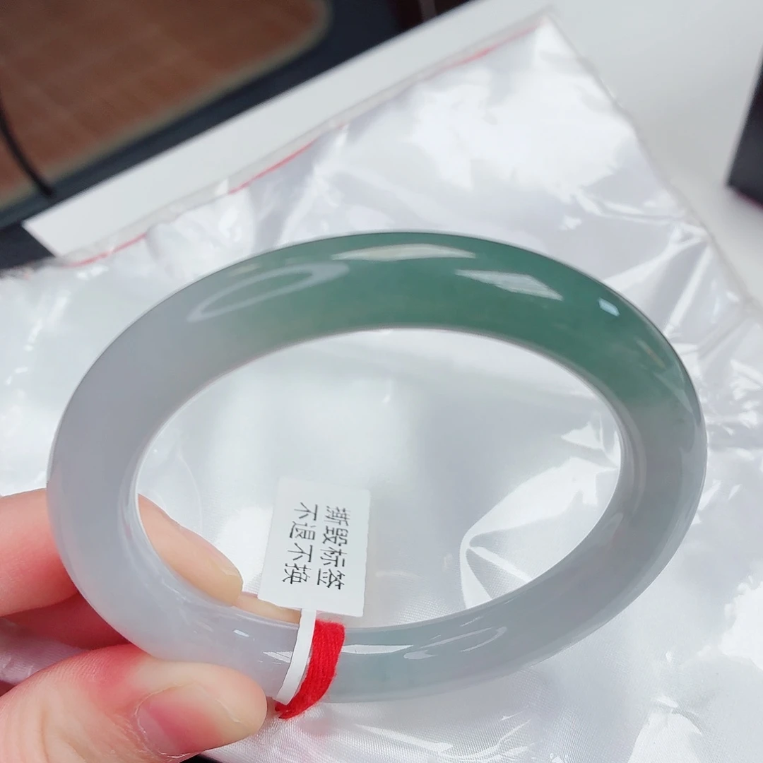 翡翠手镯未镶嵌天然翡翠A货