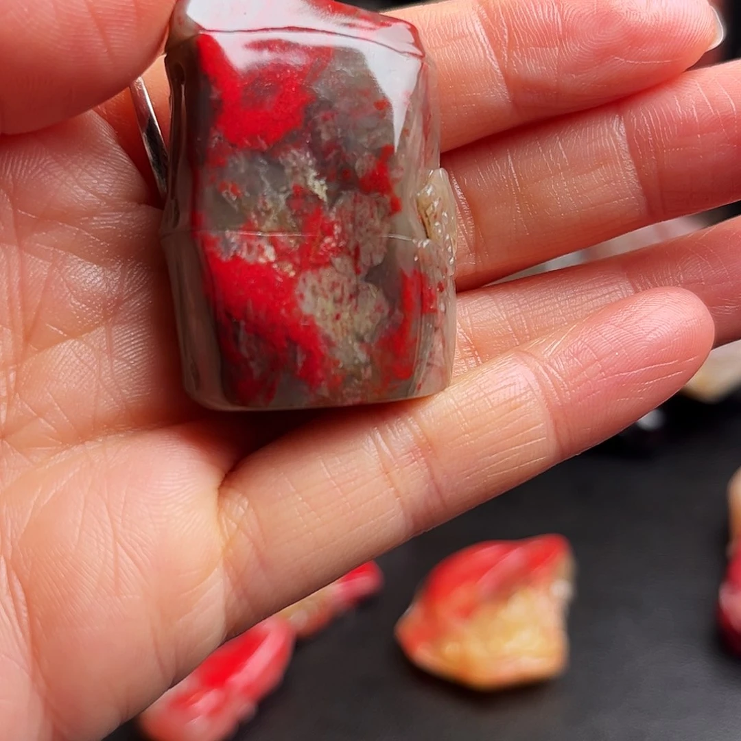 昌化石印石鸡血石随形章