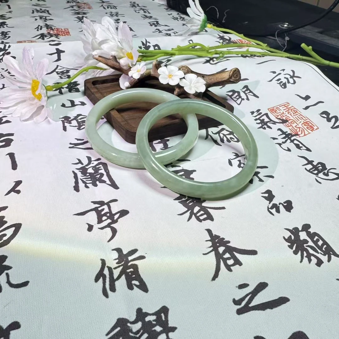 天然岫玉葡萄肉手镯拍一发一多样性发其一