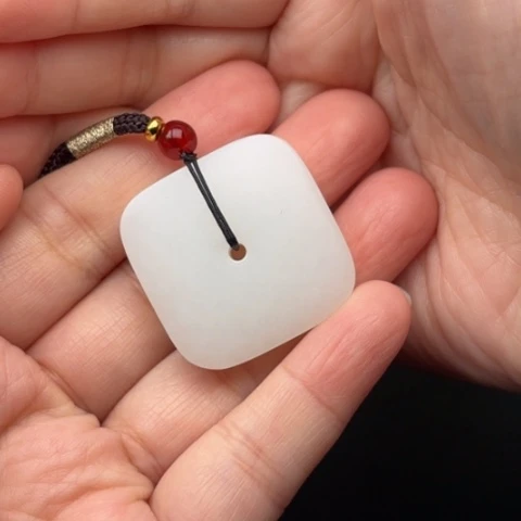 未镶嵌和田玉挂件大****扬