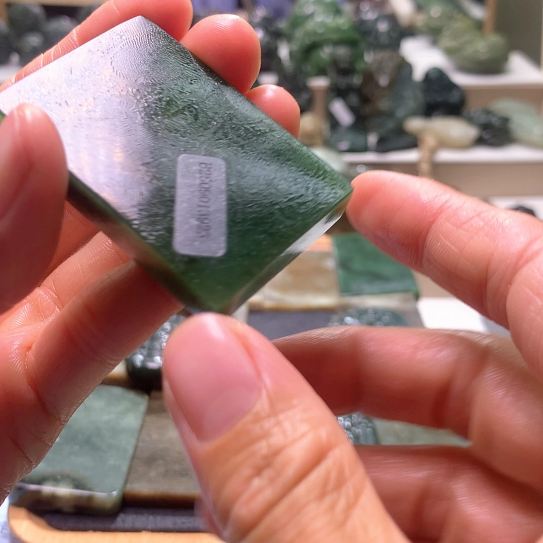 奋***！颈饰未镶嵌和田玉