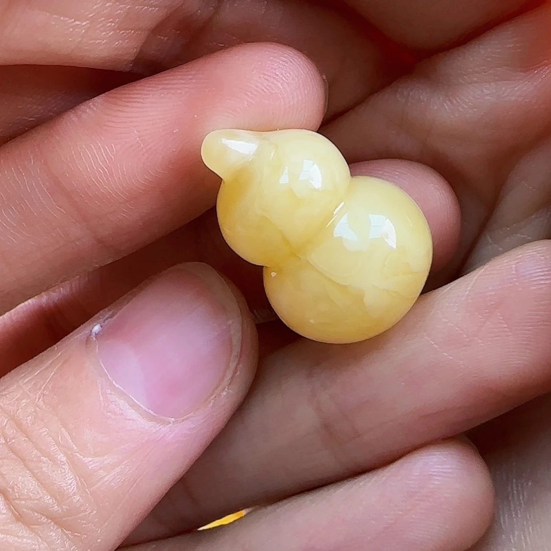 蜜蜡未镶嵌珠宝奇石