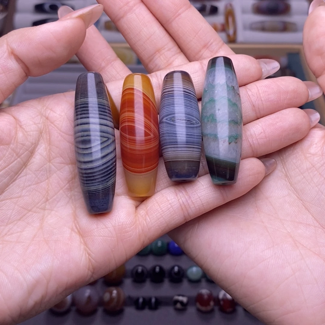 梁***生玛瑙/玉髓未镶嵌颈饰