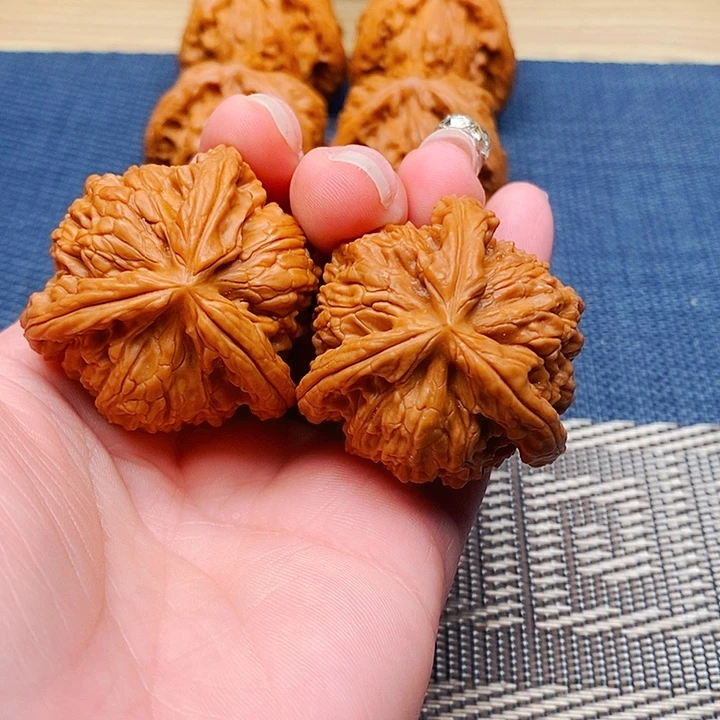 M***好吊坠文玩核桃三棱