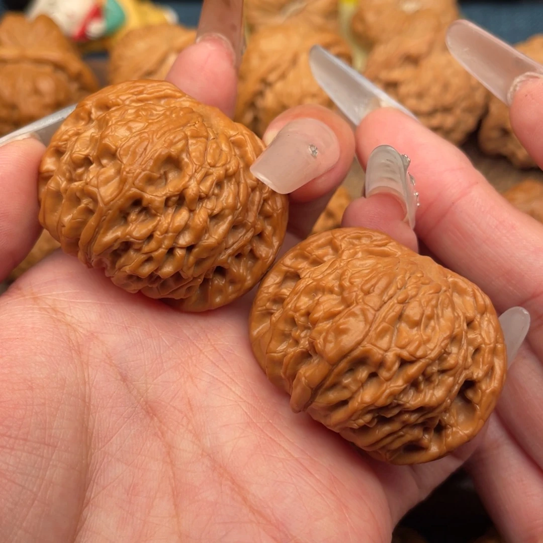 阳***文玩核桃吊坠全品，磨42