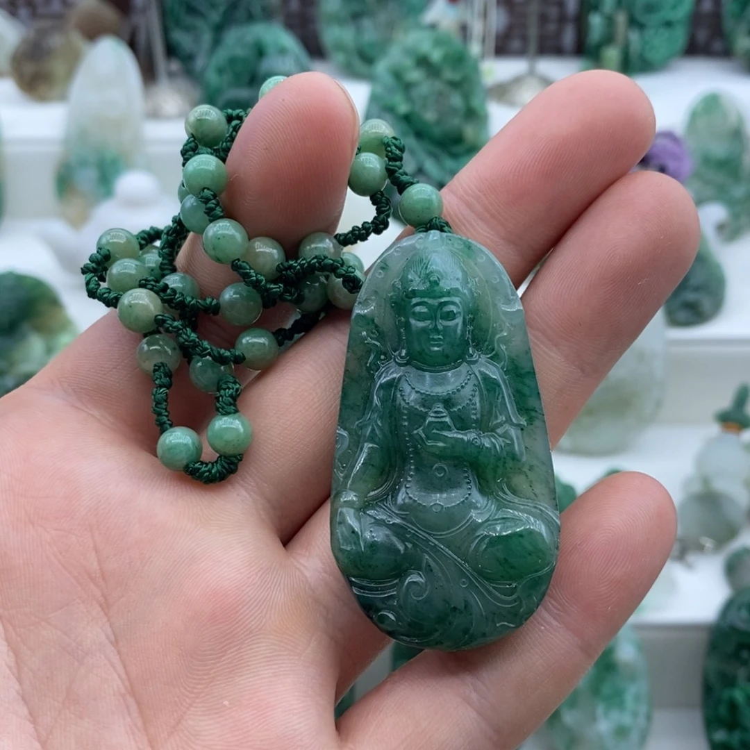 独山玉未镶嵌颈饰