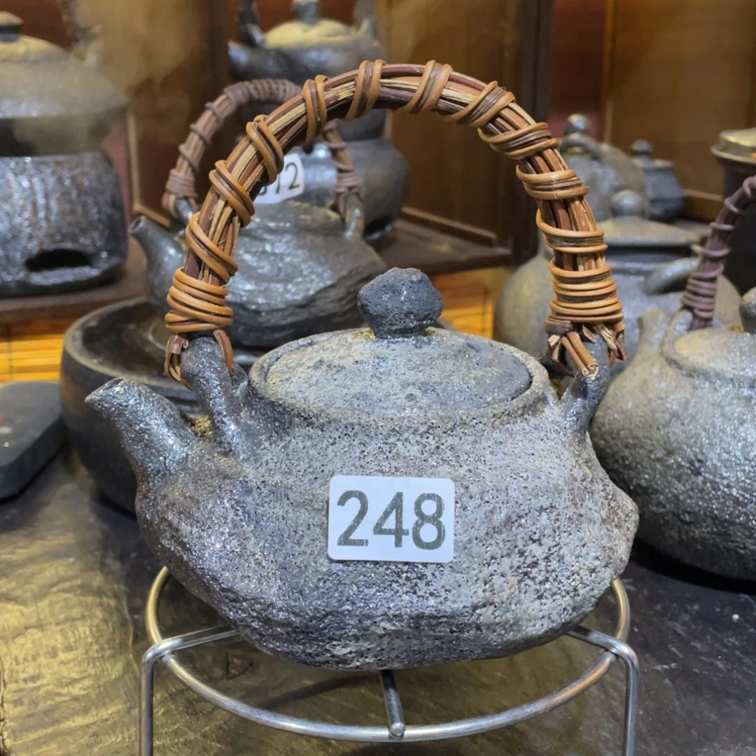 荥经黑砂福利款提梁壶