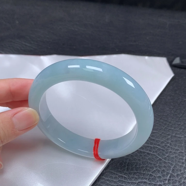 翡翠未镶嵌手镯