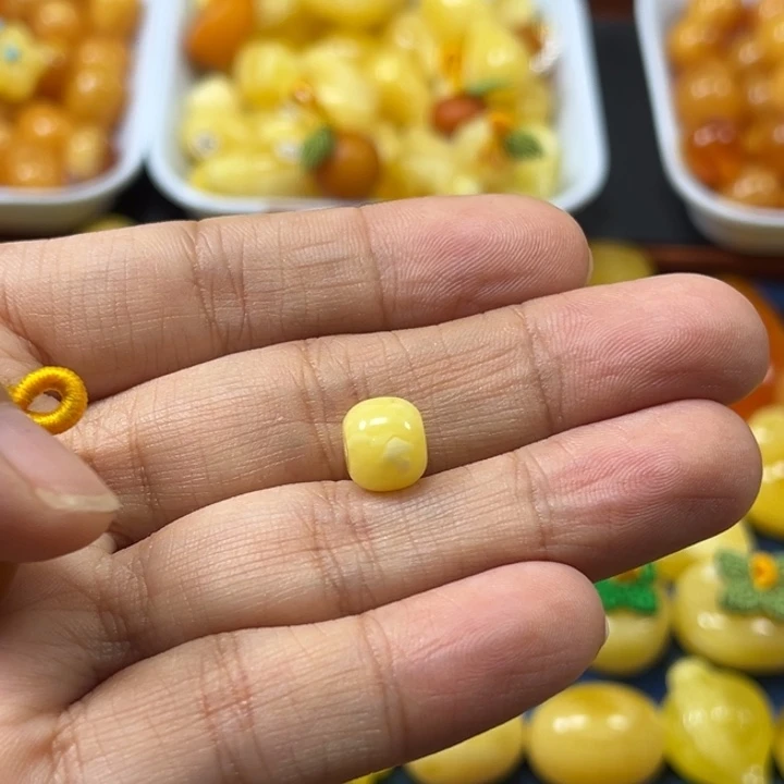 琥珀未镶嵌裸石卡9墩