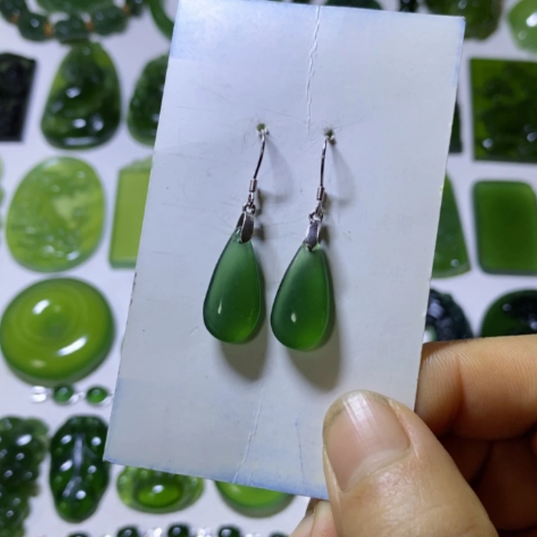 【闪购商品】未镶嵌蛇纹石玉耳环