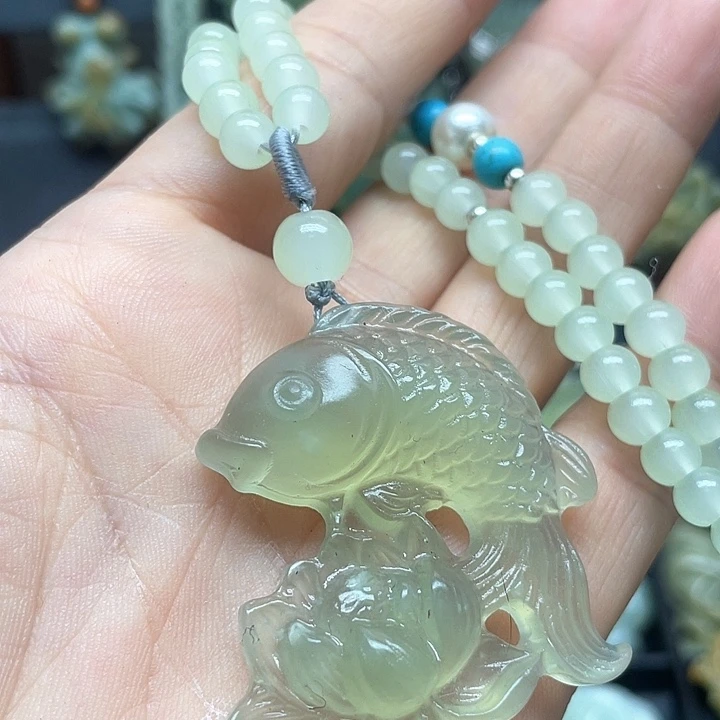 未镶嵌蛇纹石玉颈饰