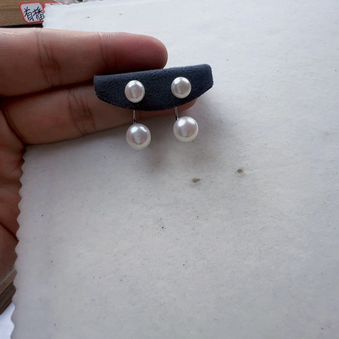 银S925镶嵌淡水珍珠耳饰卡*?