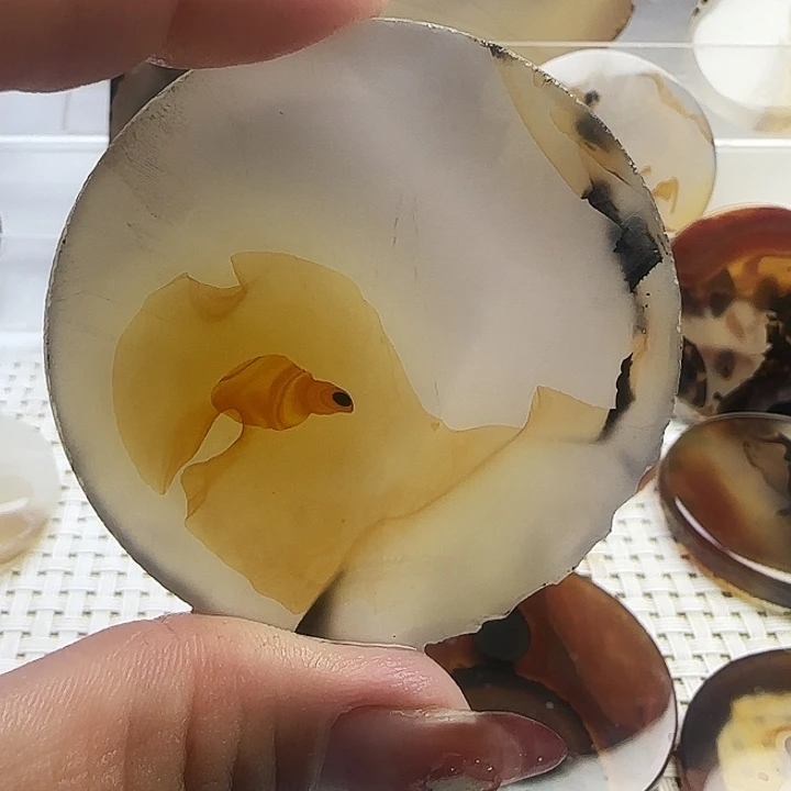 玛瑙/玉髓未镶嵌珠宝奇石