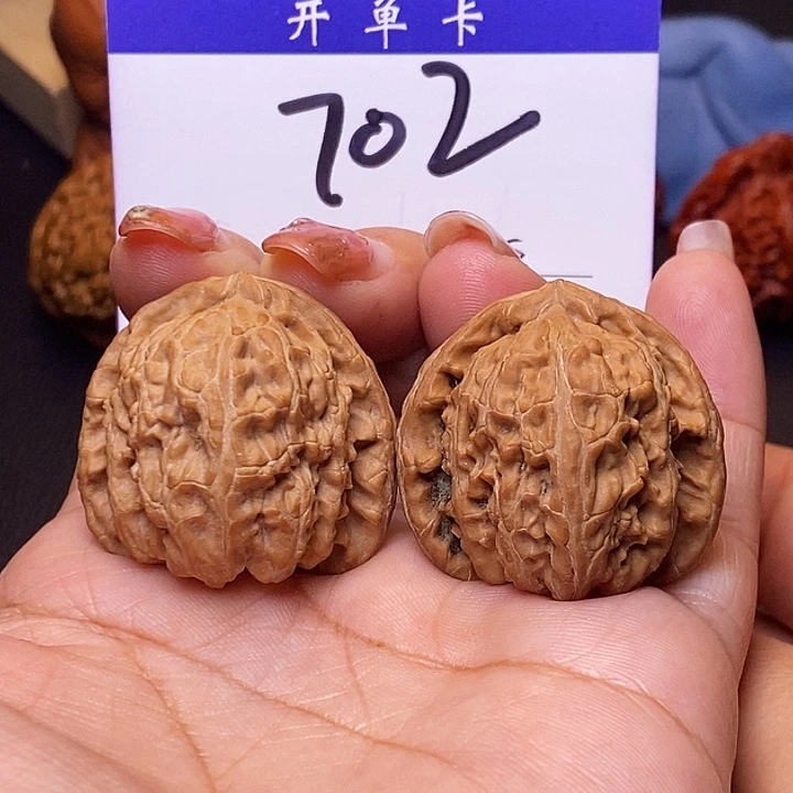桃核吊坠白狮子35无刀痕s