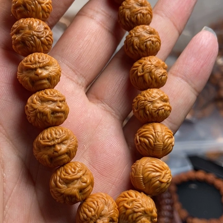 猴头核桃吊坠文玩手串