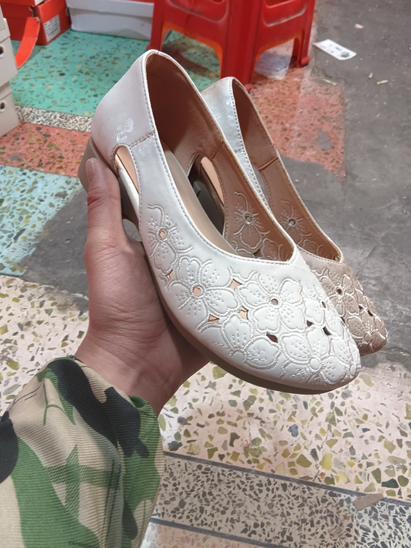 5565时尚百搭镂空女鞋