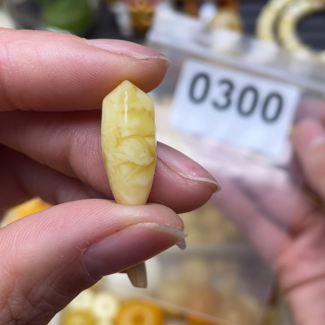 蜜蜡珠宝奇石未镶嵌8.6