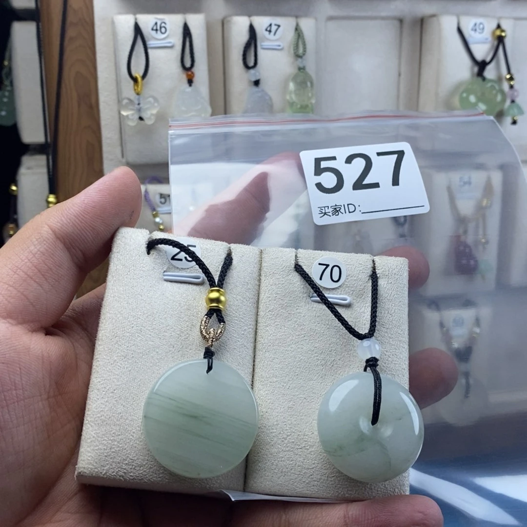 石英质玉合金颈饰