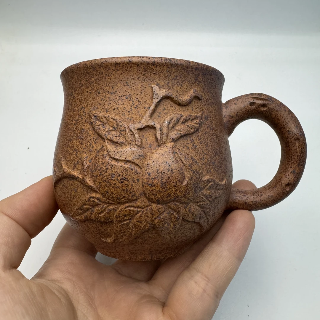 宜兴原矿紫砂全手工龙骨金砂立体浮雕寿桃手把杯150cc
