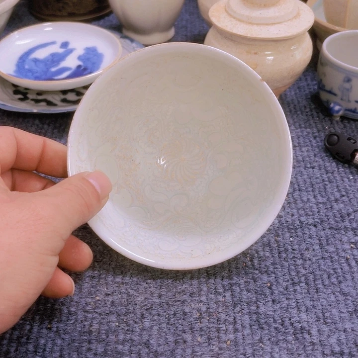 瓶国****场影青釉纹饰斗笠盏