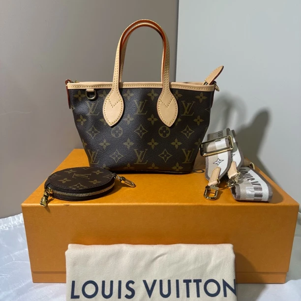 未使用 LouisVuitton/路易威登 Lv老花芯片款neverfull bb大白皮