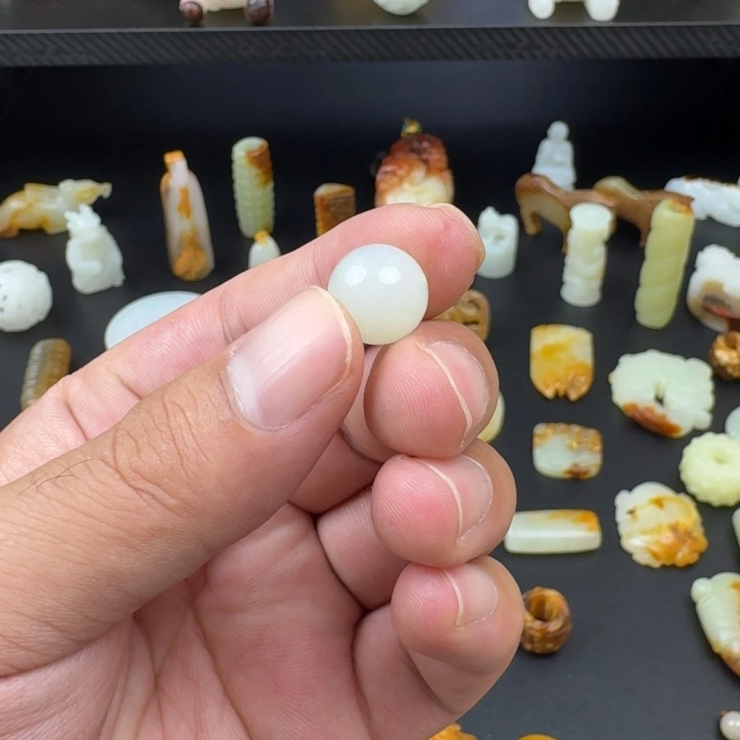 M***9和田玉（糖玉）未镶嵌颈饰