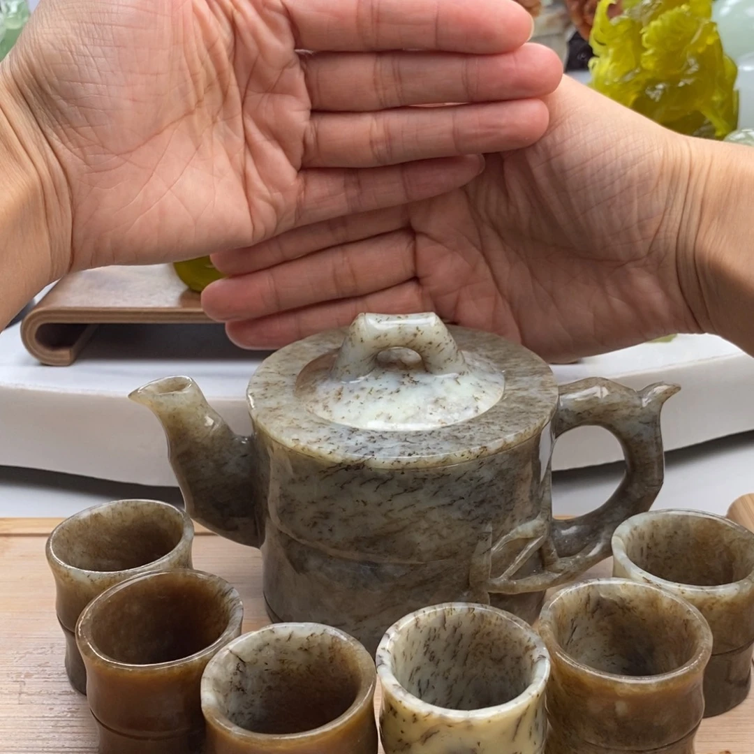 附***。和田玉未镶嵌摆件