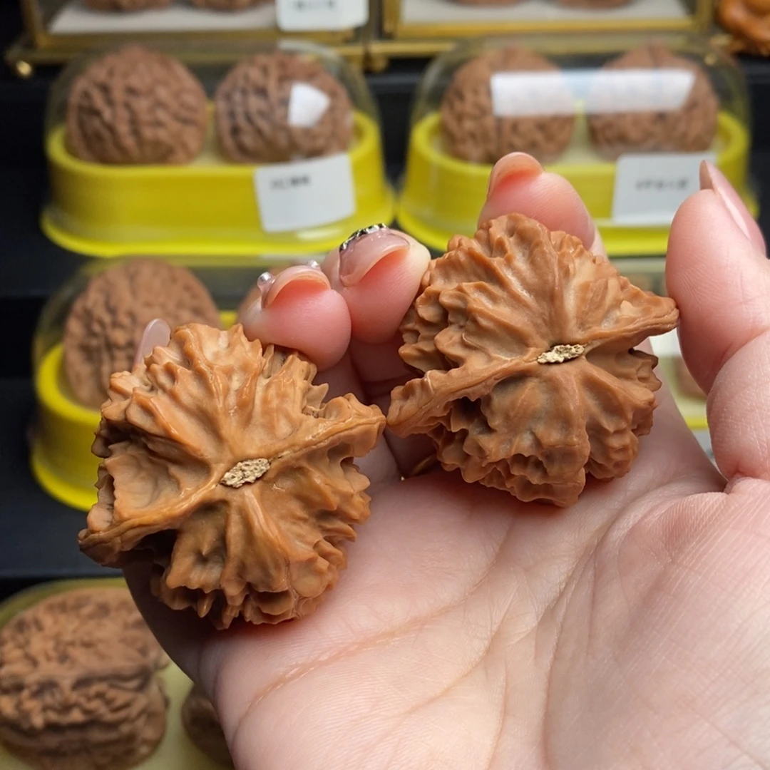 胖***~文玩核桃吊坠45.5龙鳞