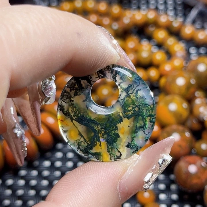 玛瑙/玉髓颈饰未镶嵌孙*霞