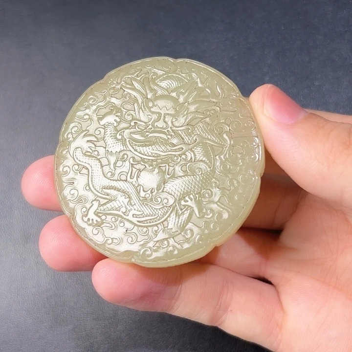 和田玉挂件未镶嵌周****J