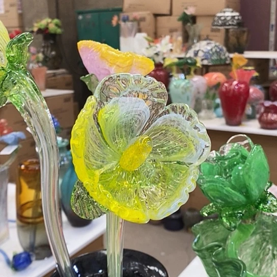 琉璃花瓶高45厘米宽6厘米