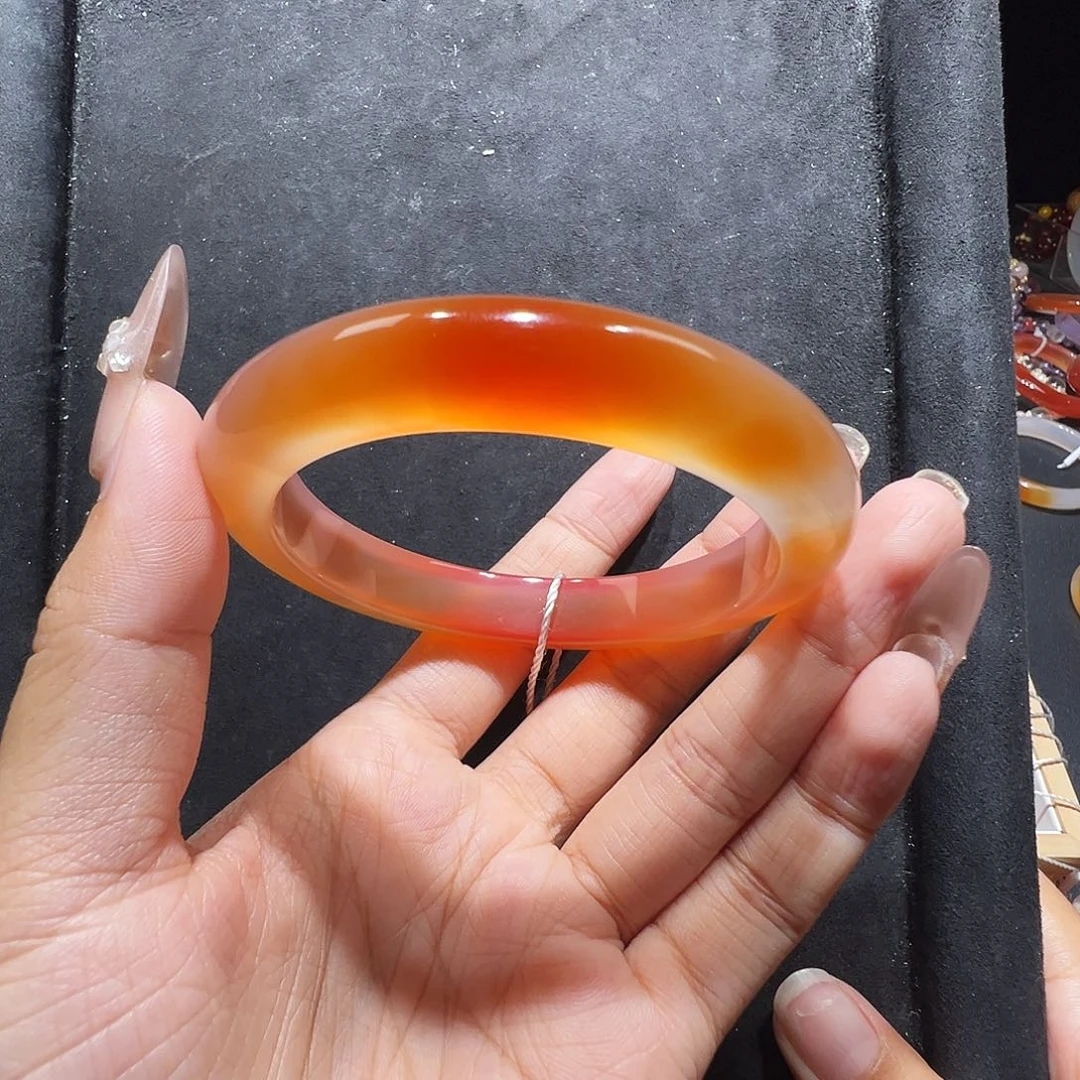 玛瑙/玉髓手镯未镶嵌60圈口