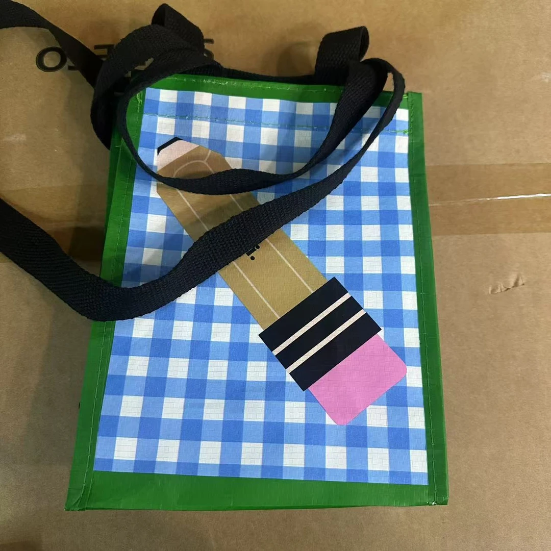 K250216  9*18*24cm 铅笔图案 格子可挎手提收纳袋